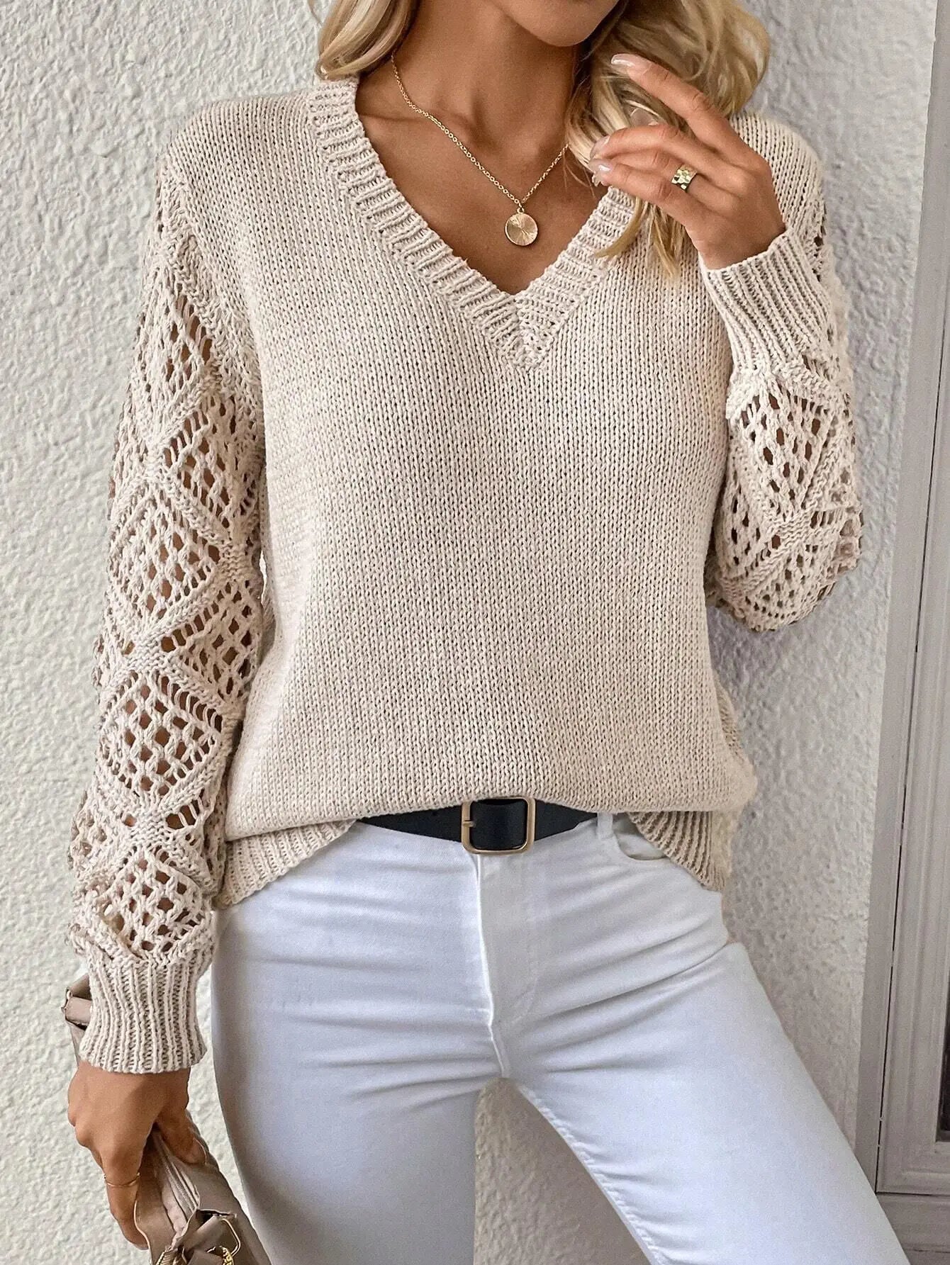 Victoria V-Neck Pullover